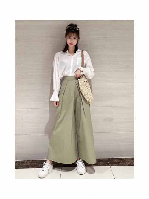 甩裤怎么搭配上衣图片