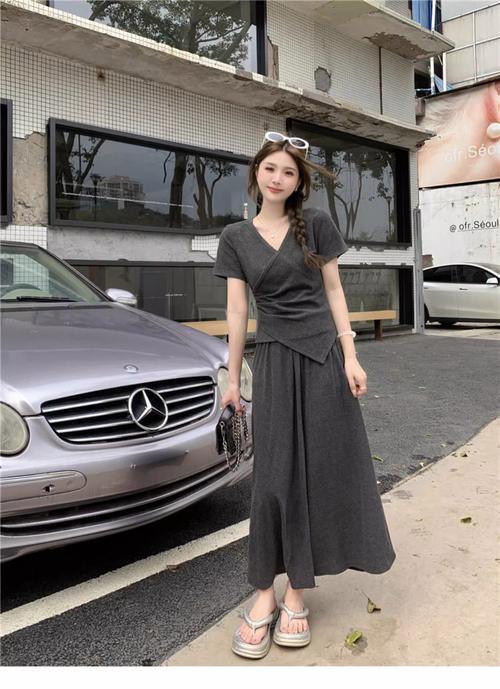 胖子穿裤裙怎么搭配上衣图片