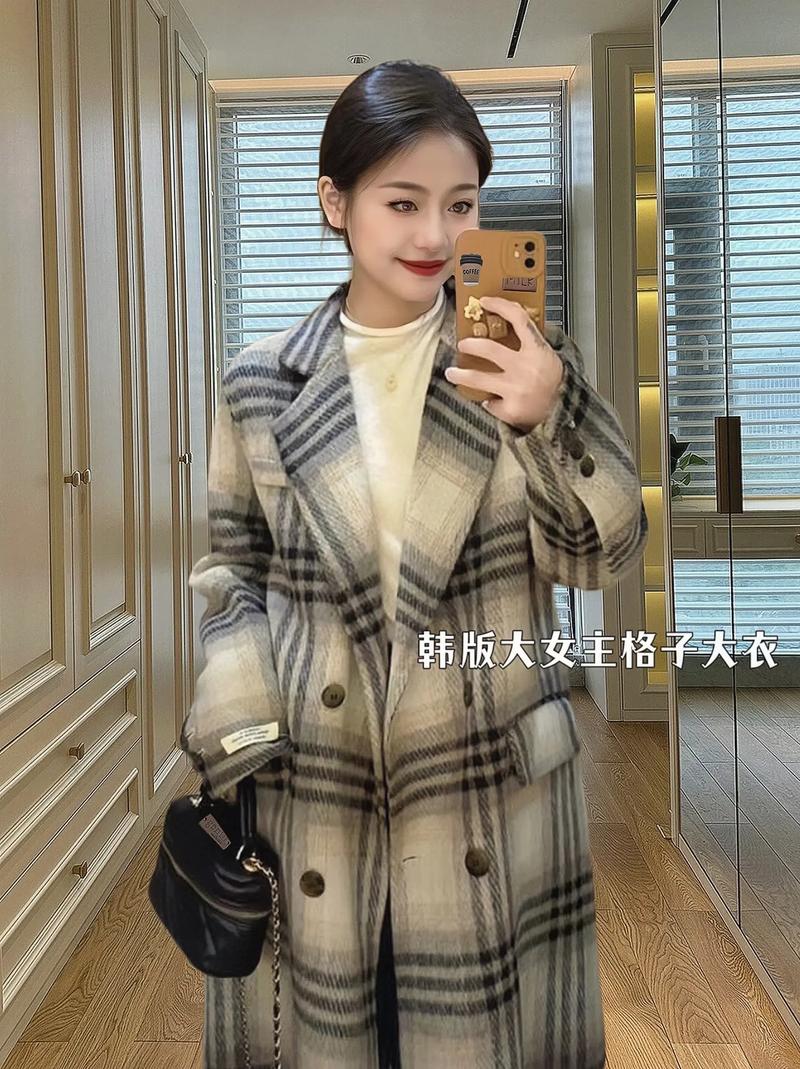 特长格子大衣怎么搭配