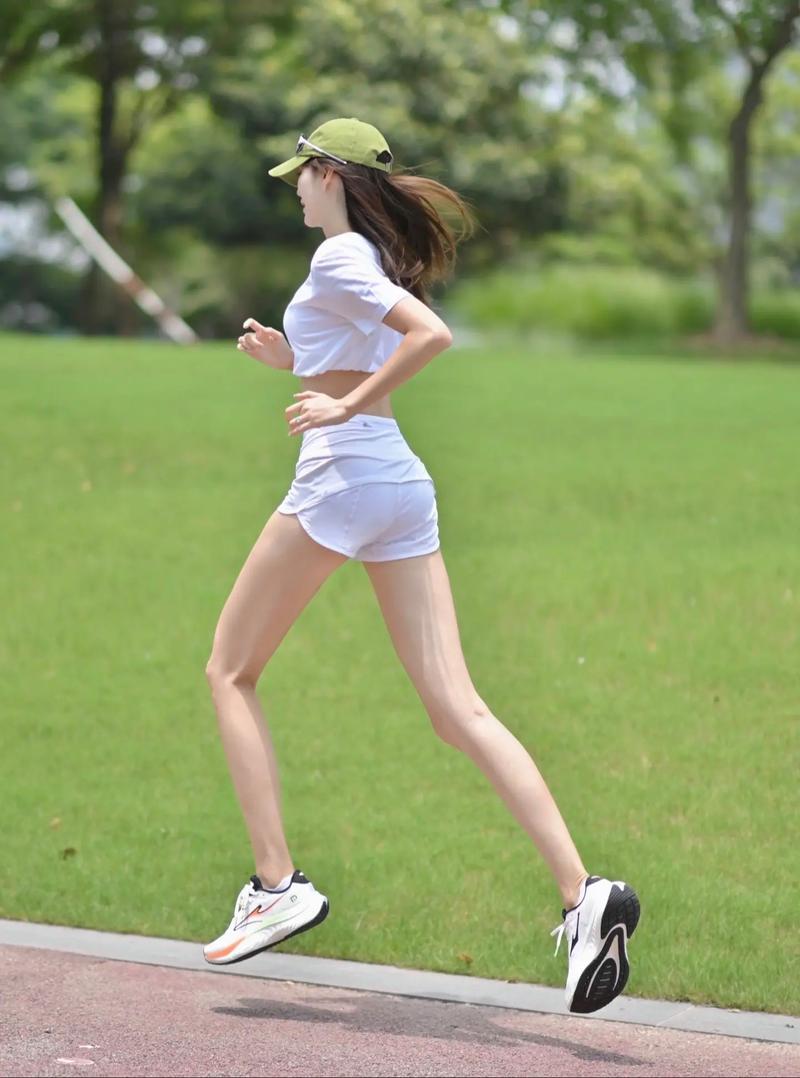 跑步运动装怎么搭配