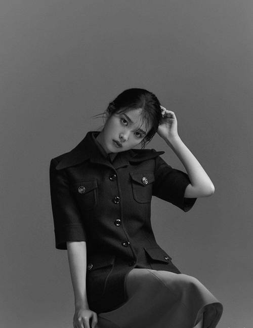 20岁女孩可以穿银灰色么怎么搭配