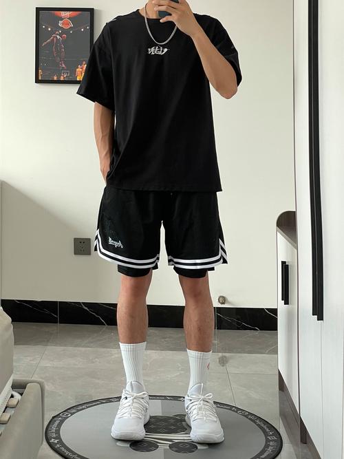 男运动装怎么搭配好看