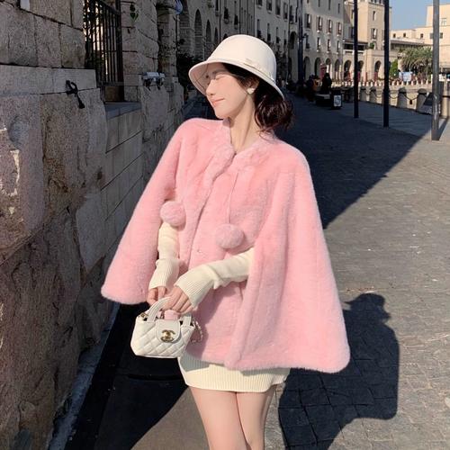 粉色貂毛大衣怎么搭配