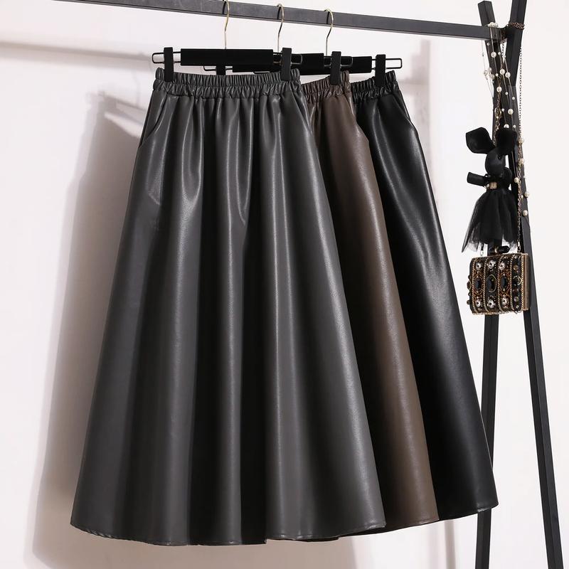 黑色百褶皮裙怎么搭配