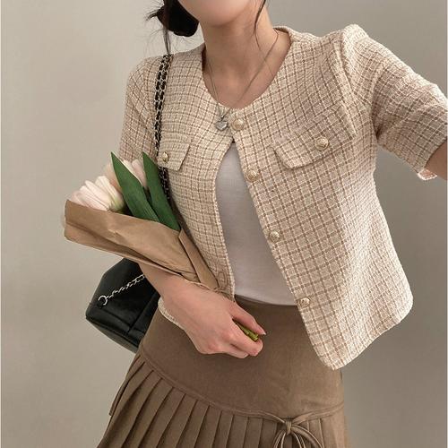 没有领子外套怎么搭配里面的衣服