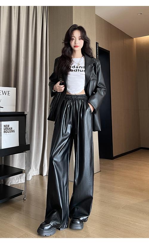 休闲皮裤要怎么搭配