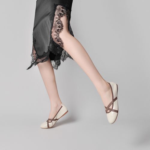 系踝交叉绑带芭蕾平底鞋怎么搭配