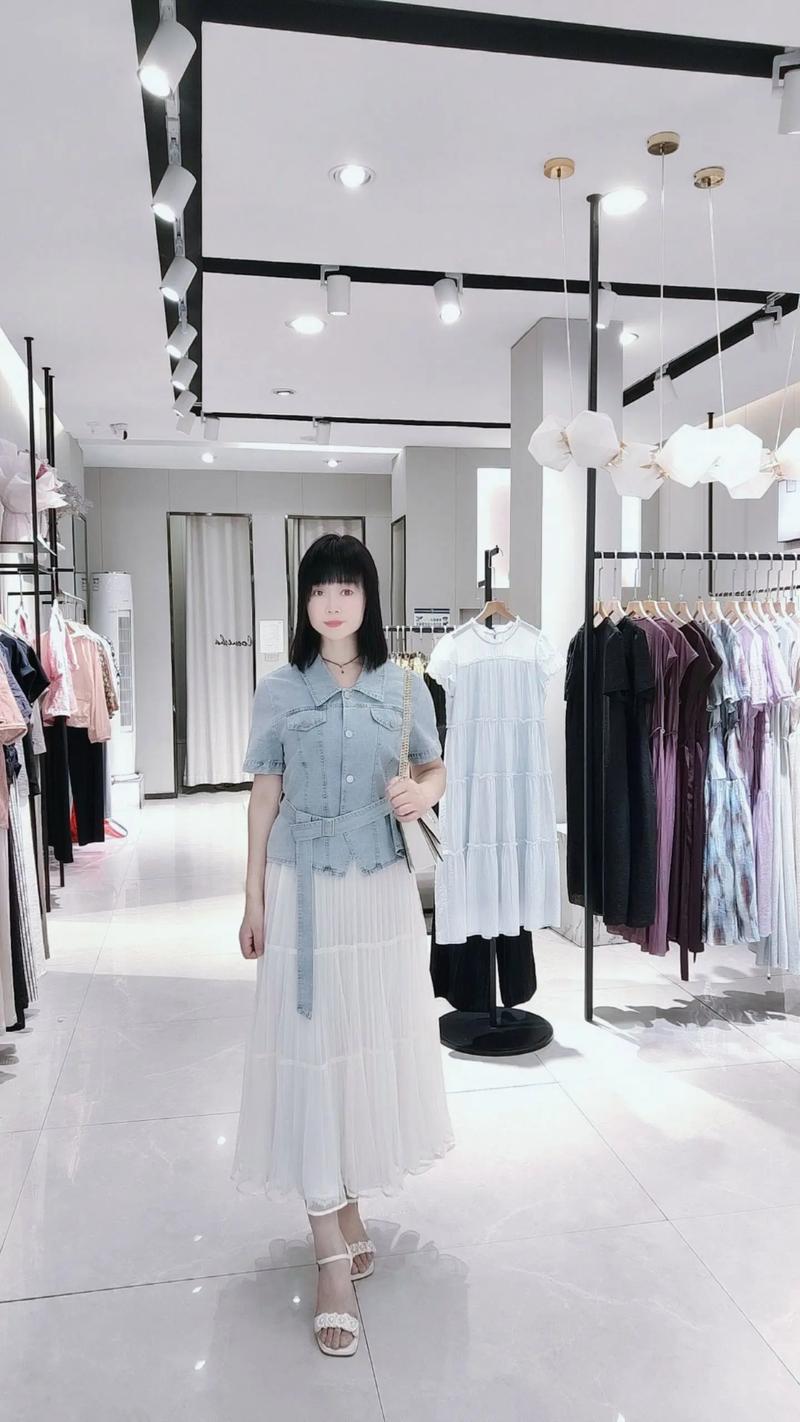 花上衣怎么搭配图片