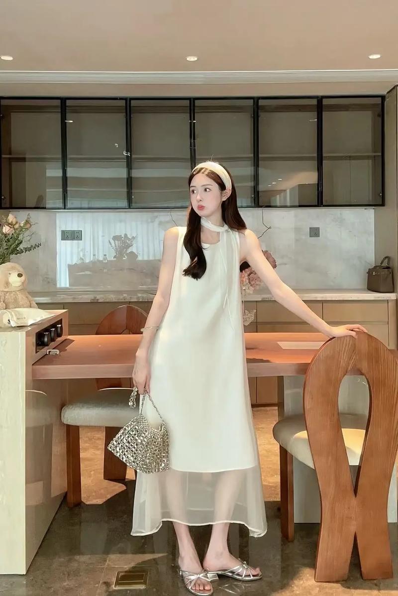 白色纱巾怎么搭配