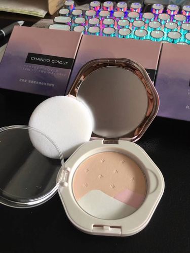 自然堂最新款粉饼