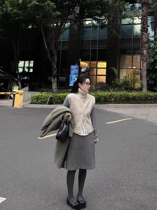 冬天穿短裙怎么搭配