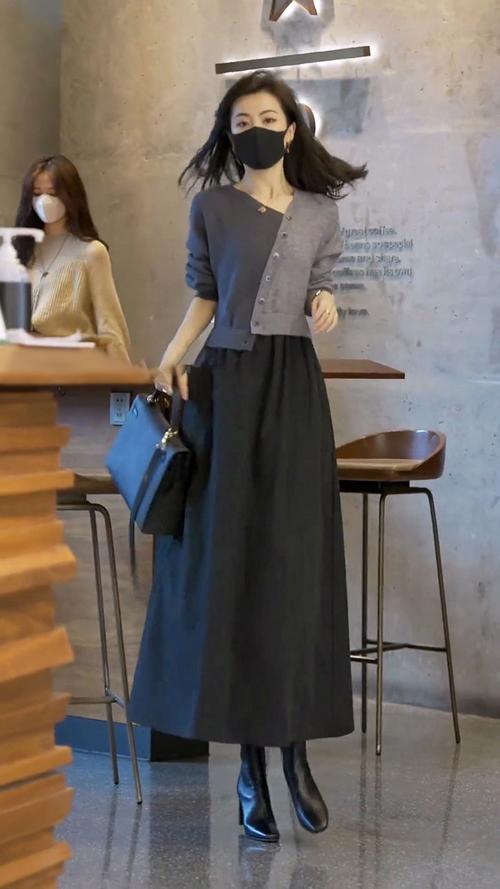 秋连衣裙怎么搭配