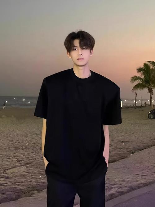 男人瘦怎么搭配衣服