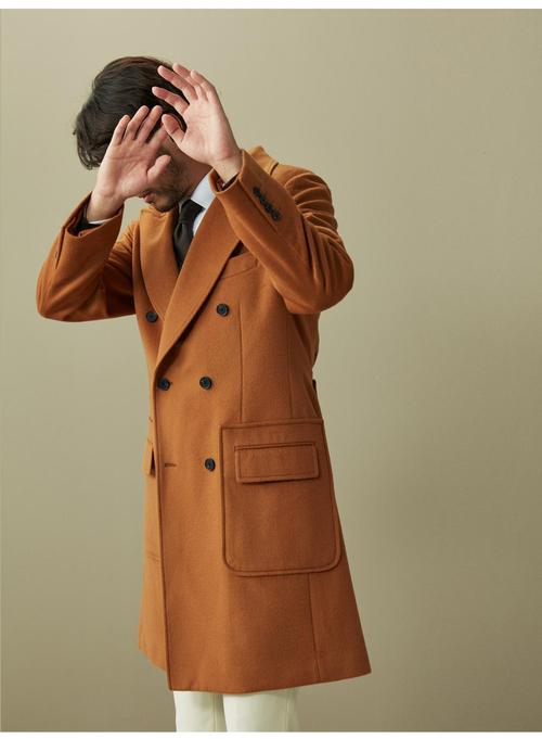 男士棕色大衣怎么搭配