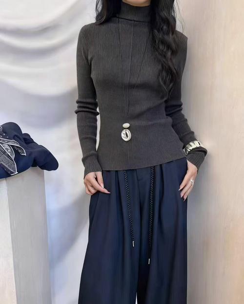 高领打底衫怎么搭配外套