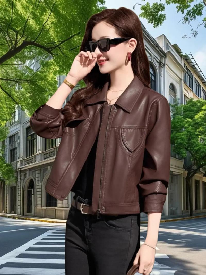 短款小皮衣怎么搭配