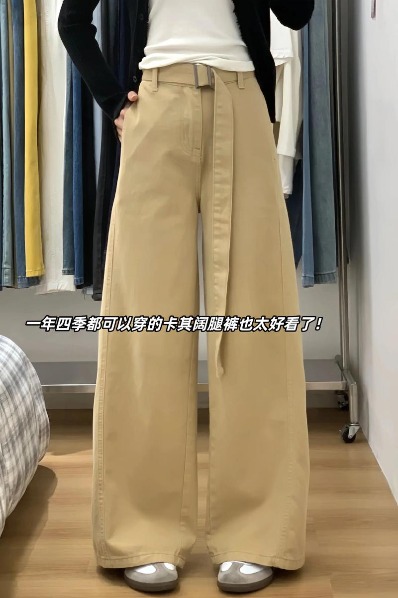 腿短卡其色裤子怎么搭配