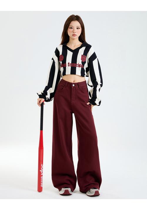 红色裤子配什么颜色鞋