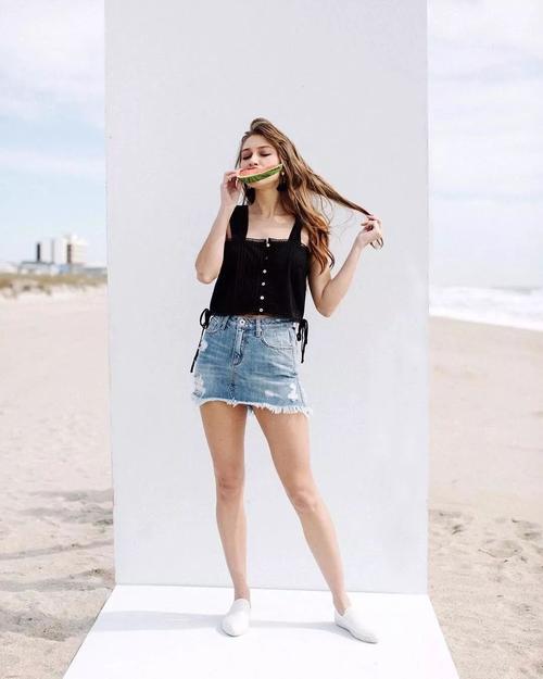 工字背心怎么搭配