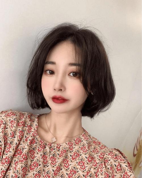 大脸烫什么发型好看