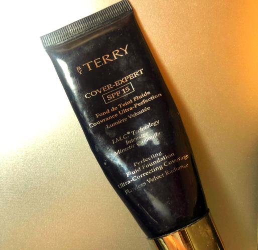 by terry粉底液最新