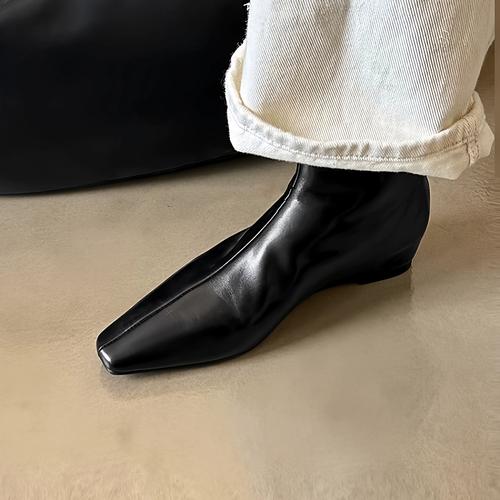 坡跟短靴怎么搭配