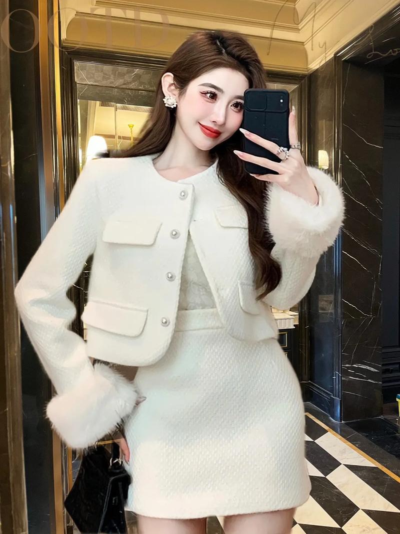 冬天白色裙子怎么搭配