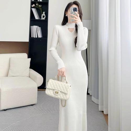 冬天白色裙子怎么搭配