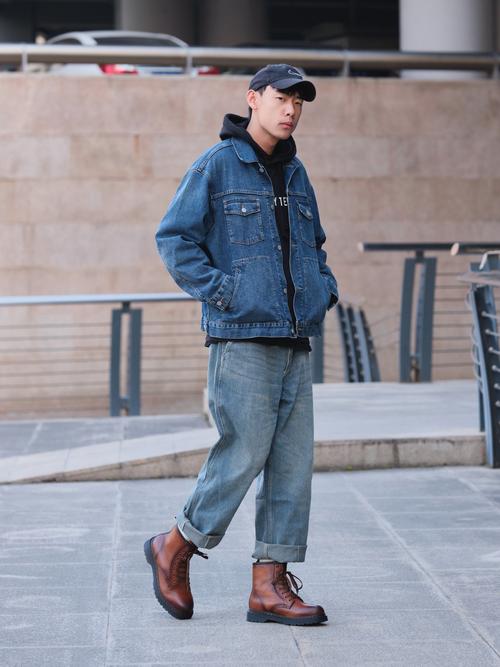 男士马丁靴配什么裤子