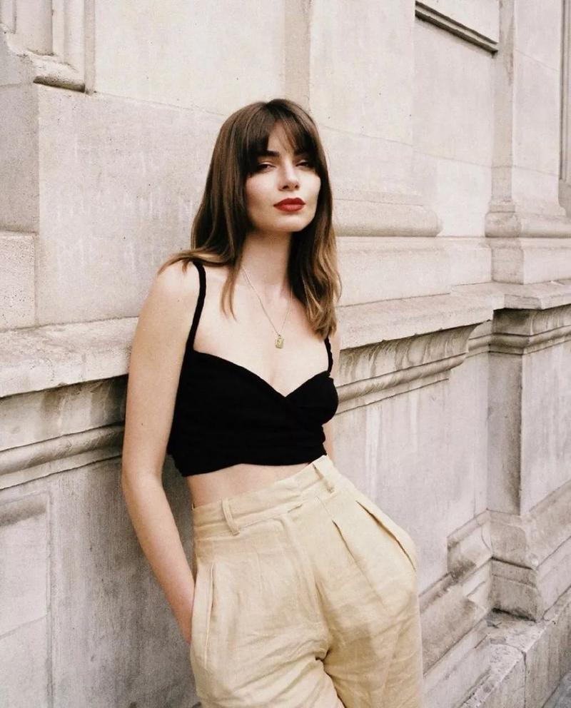 胸小怎么搭配衣服