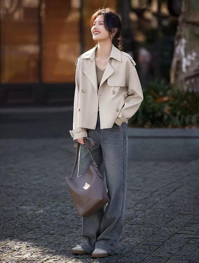 风衣怎么搭配裤子