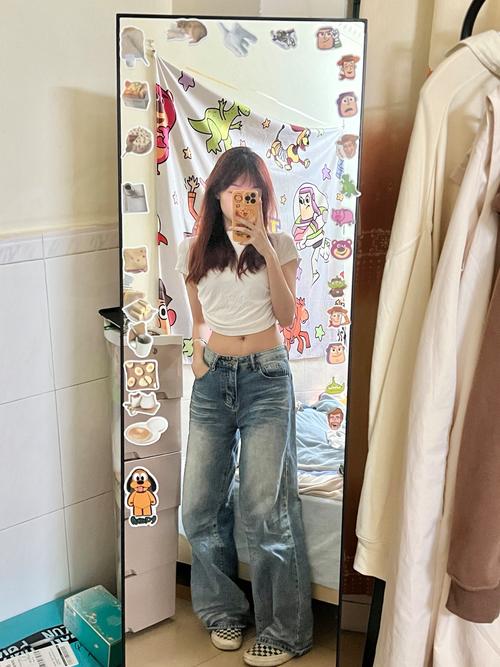 23岁的女生休闲的衣服怎么搭配