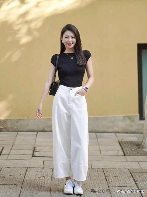 白长裤配什么上衣