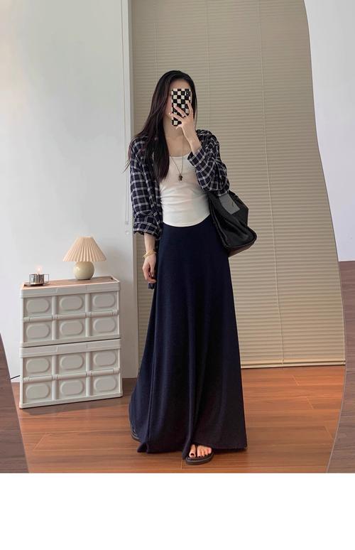 高腰a字裙搭配什么上衣