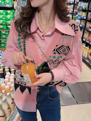 粉色衬衫配什么马甲