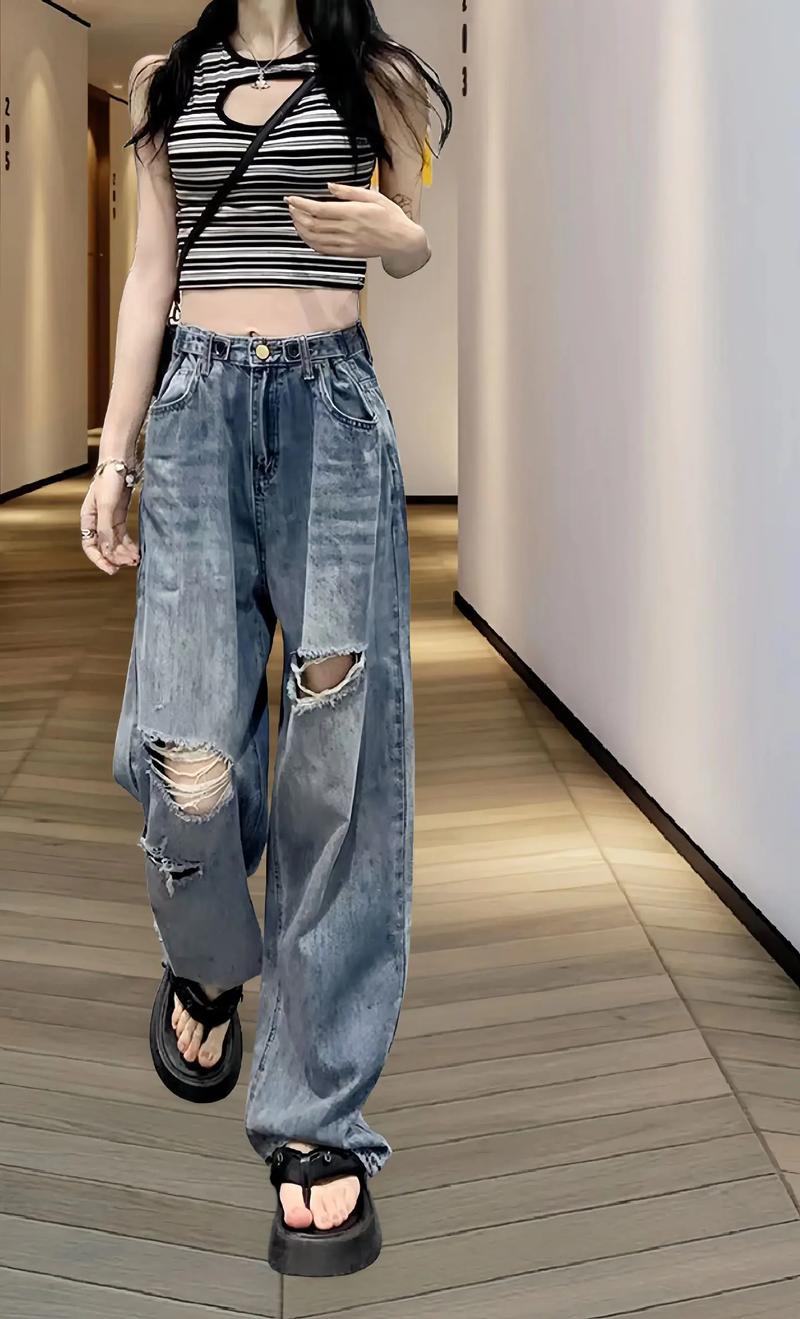 破洞裤怎么样搭配衣服图片