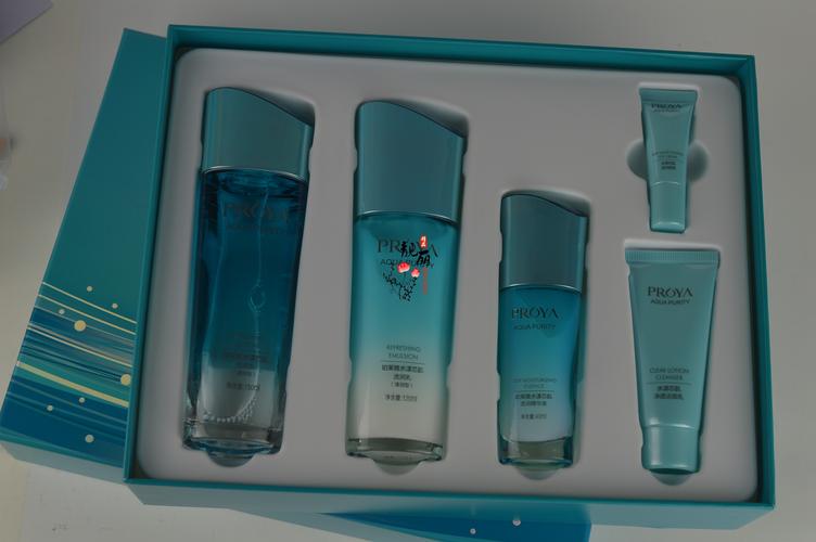 最新珀莱雅修护套