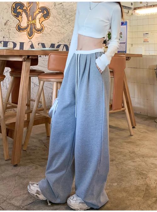 运动裤怎么搭配鞋子好看