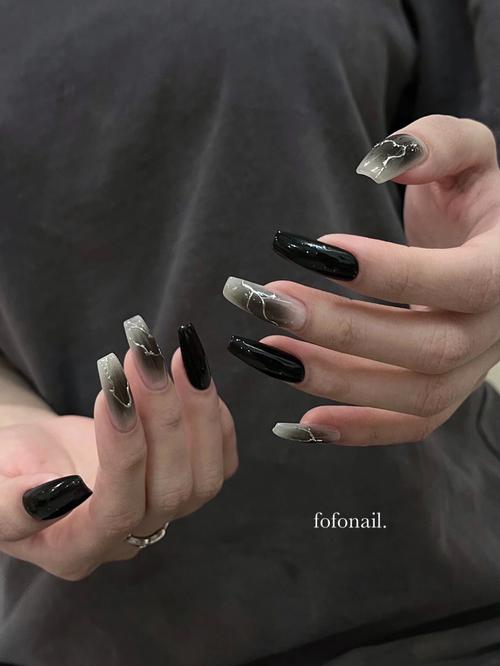 指甲有黑色怎么搭配图片大全