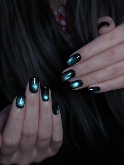 指甲有黑色怎么搭配图片