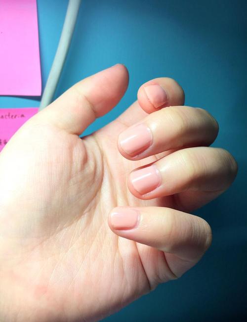 悦诗风吟的指甲油怎么搭配