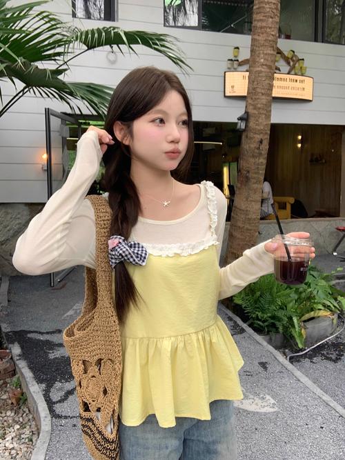 学生吊带上衣怎么搭配图片搜索