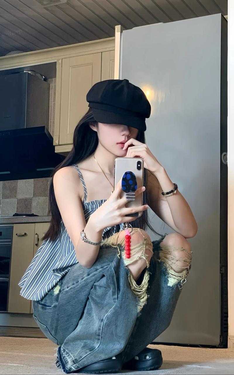 学生吊带上衣怎么搭配图片搜索