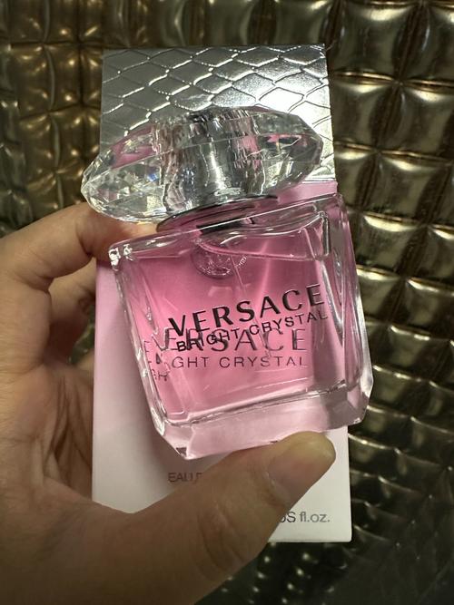 范思哲手拿最新款粉色