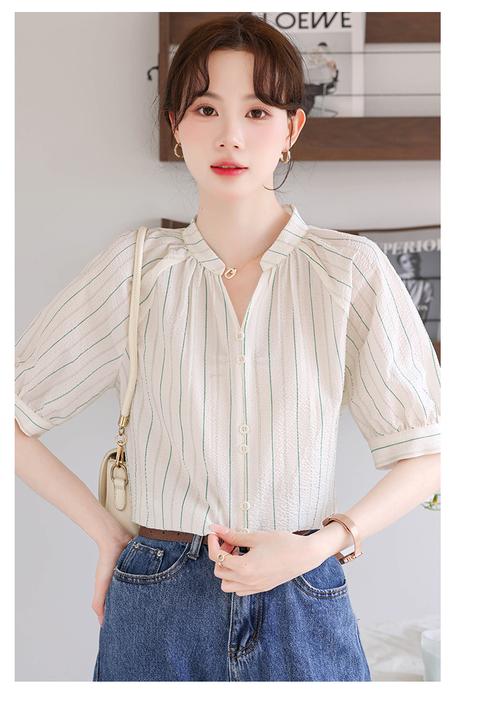 雪纺条纹上衣怎么搭配什么外套