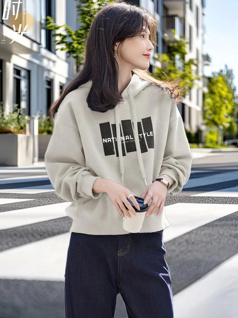 休闲长卫衣怎么搭配图片女