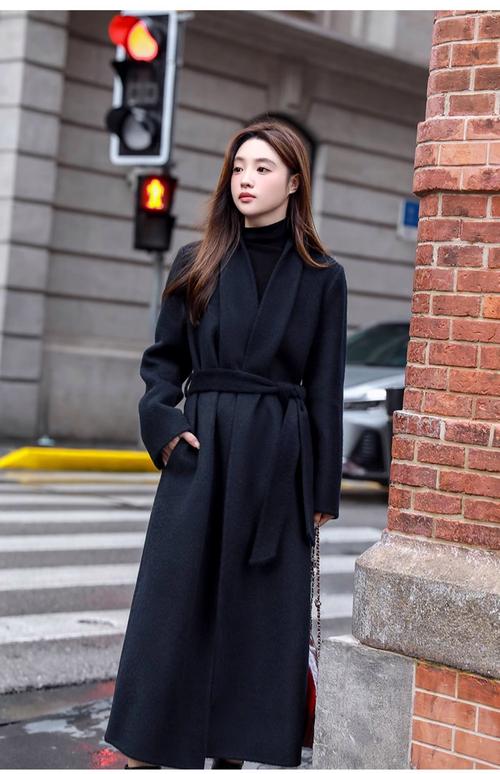 羊绒大衣搭配什么鞋子