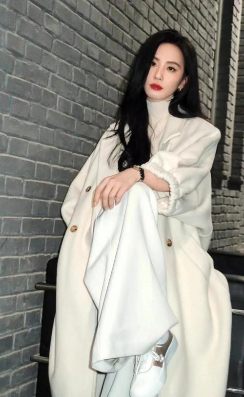 羊绒大衣搭配什么鞋子