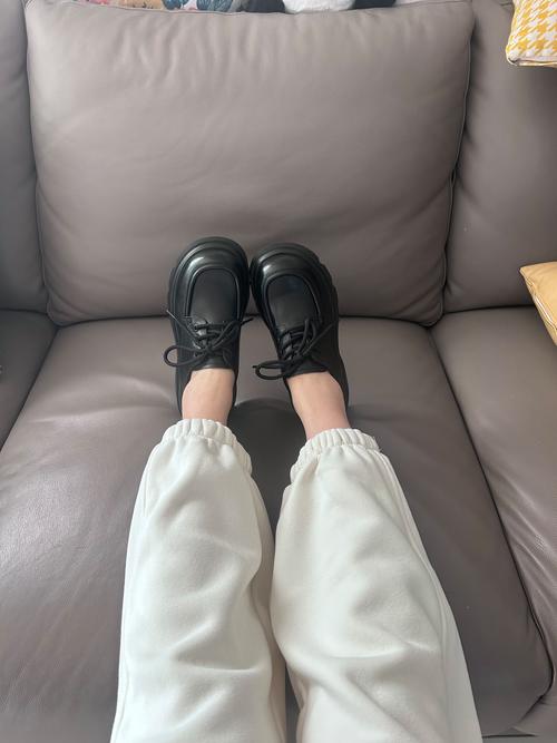 鞋子的版型大怎么搭配