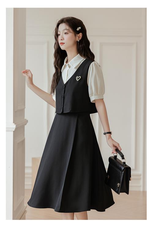 夏天衣服怎么搭配胸针